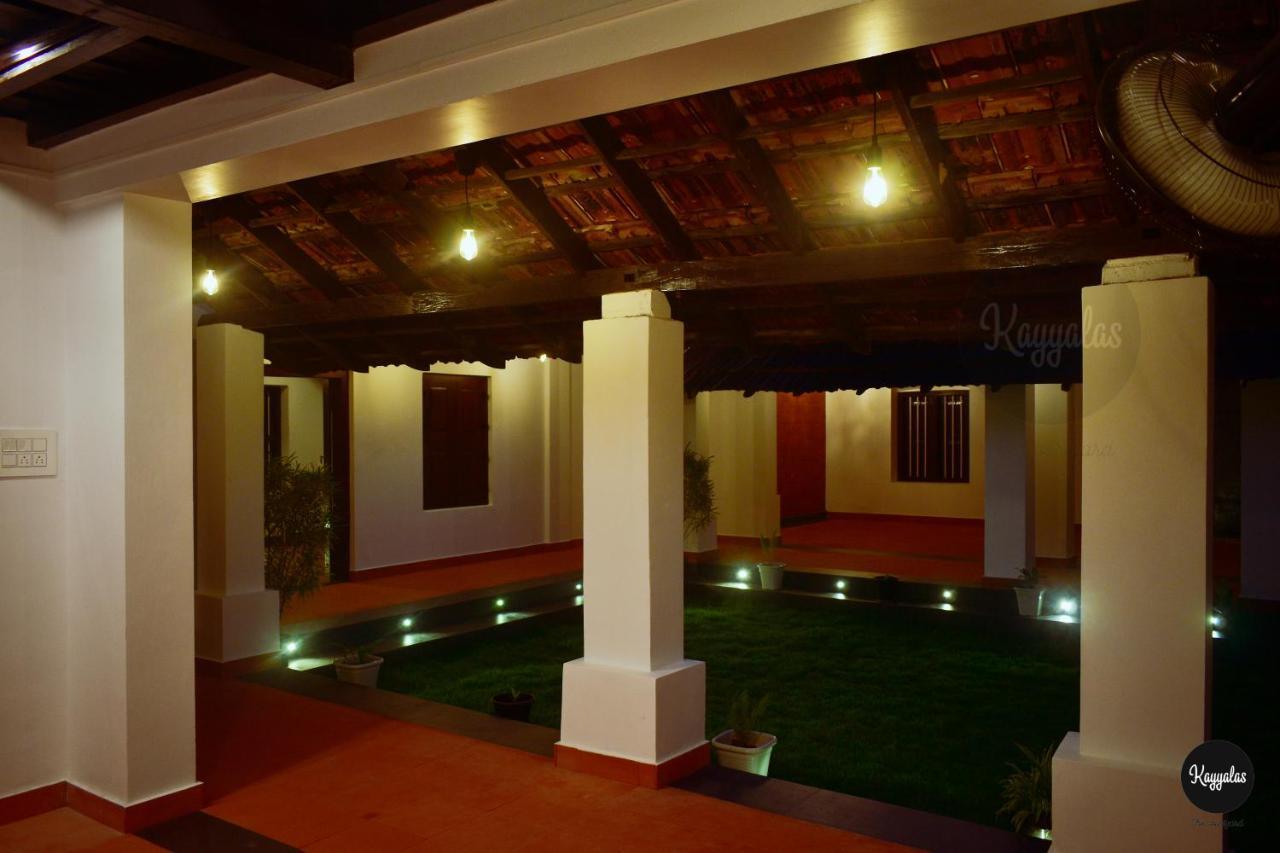 Kayyalas Courtyard Thrissur Eksteriør bilde
