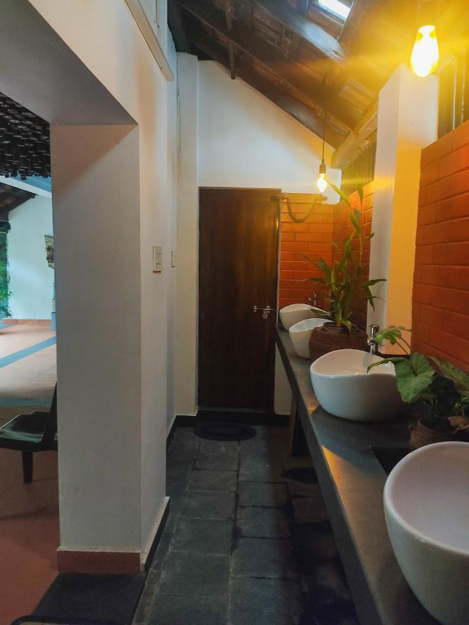 Kayyalas Courtyard Thrissur Eksteriør bilde