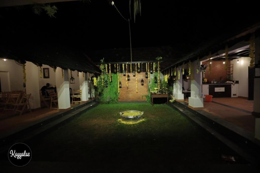 Kayyalas Courtyard Thrissur Eksteriør bilde