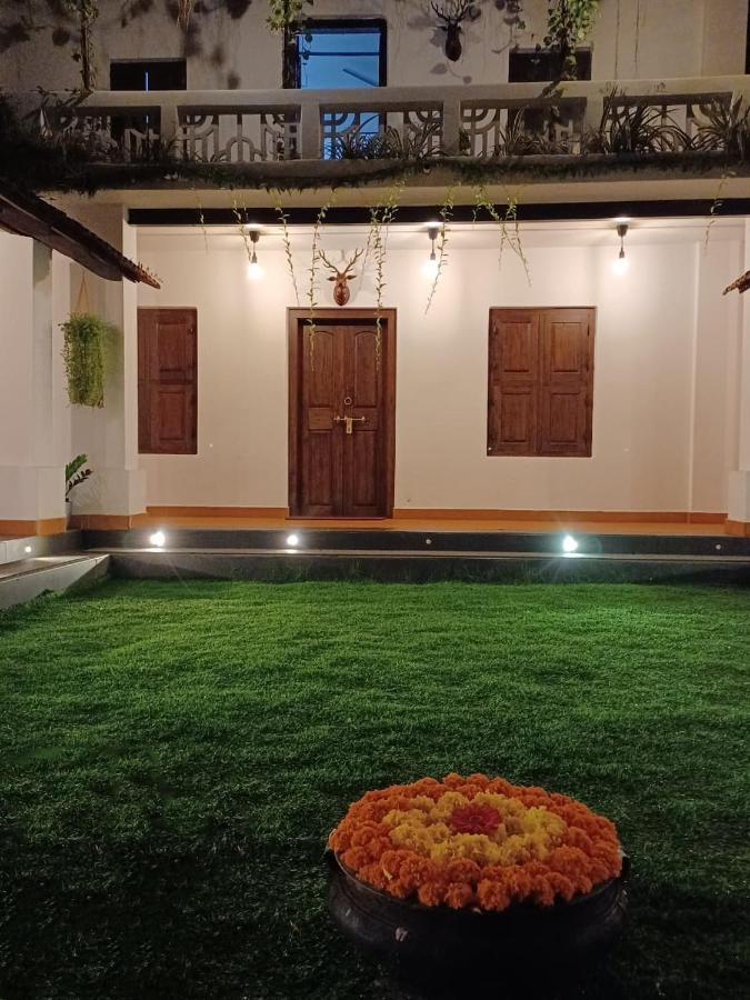 Kayyalas Courtyard Thrissur Eksteriør bilde