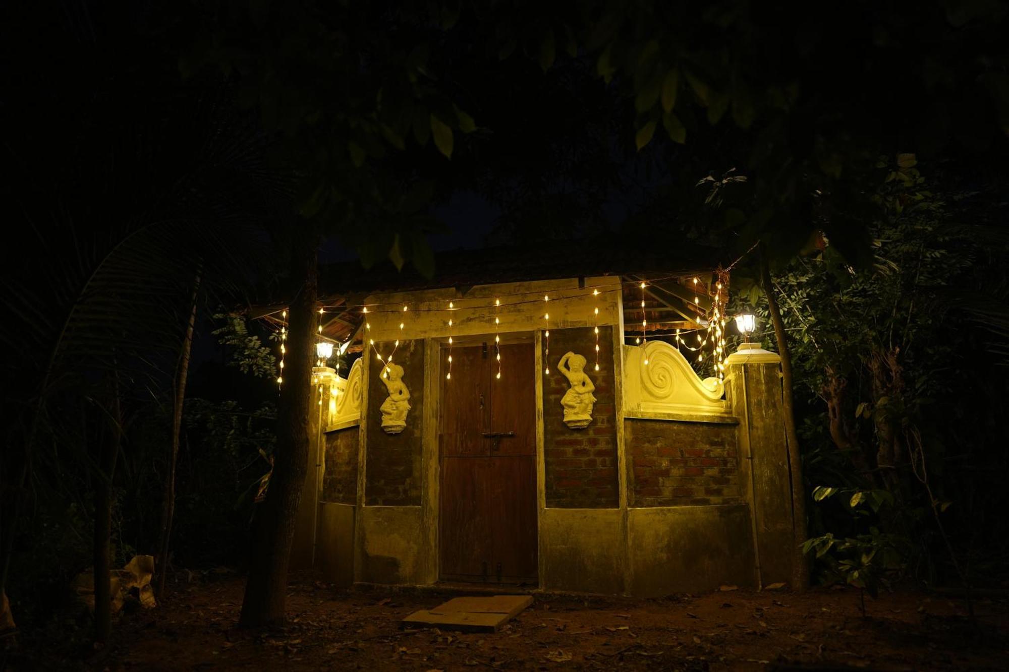 Kayyalas Courtyard Thrissur Eksteriør bilde